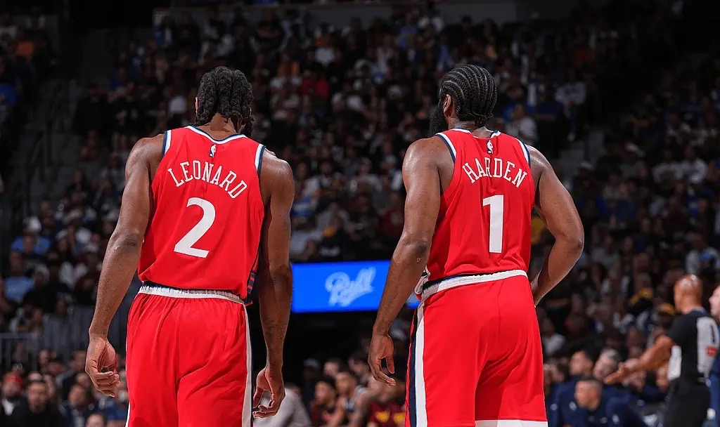 爱游戏体育- 赛场上夺冠写一段话 