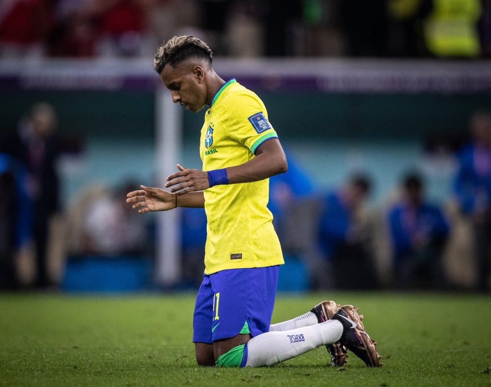 AYX-包含内马尔连续七场比赛得分超过关键助攻，篮网挑战极限！的词条