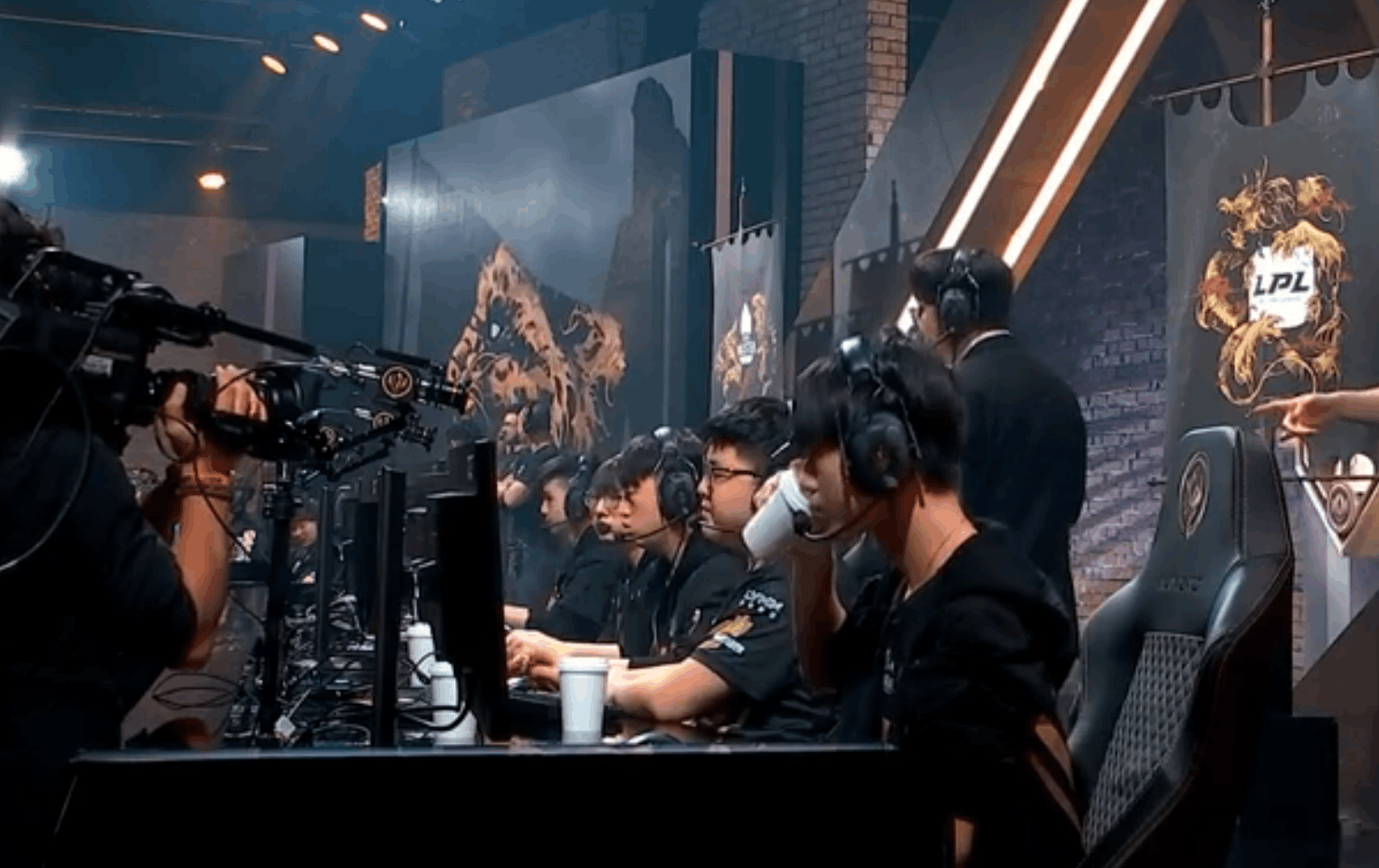 AYX-关于蒂姆在RNG比赛中突破纪录，赛况扑朔迷离引发热议！的信息