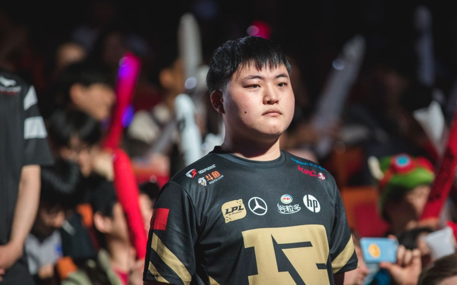 爱游戏-包含Uzi迎来二十赛季高光表现，瑞士队球迷沸腾！的词条